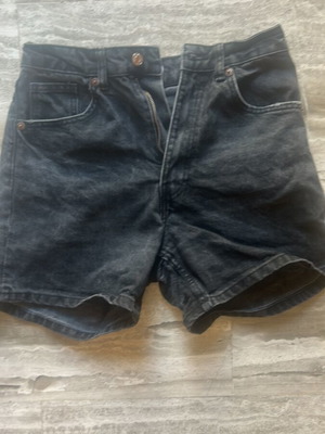 Zara black denim shorts size 36 like new