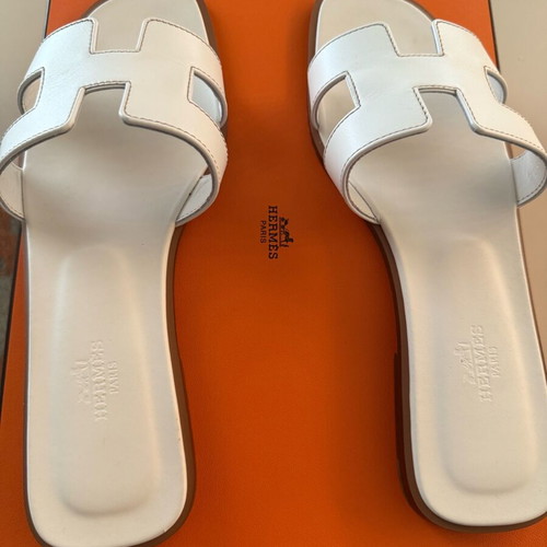 Hermes Oran Sandal white size 38.5 like new