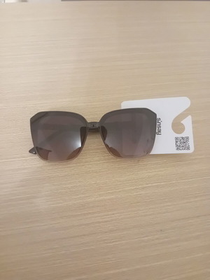 Sunglasses, brown