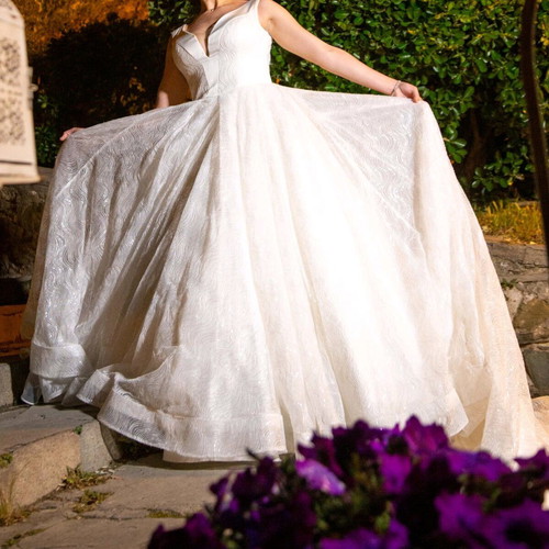 Princess wedding dress white like new with corset and long train