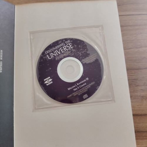 Discovering the Universe book like new with CD