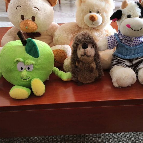 Various stuffed toys like new in excellent condition