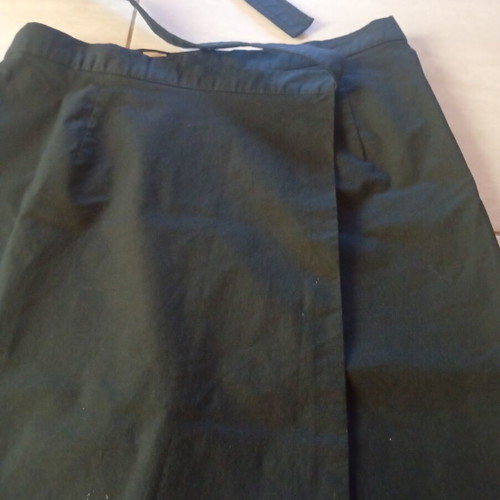 Skirt black knee-length Dolce & Gabbana like new, size XXS