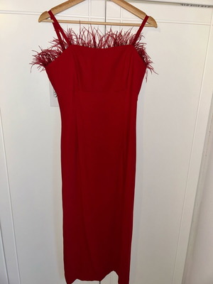 Matis midi φόρεμα αφόρετο, κόκκινο με φυσικά πούπουλα