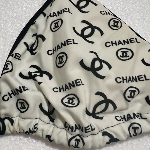 Triangle bikini like new, size medium, black and white