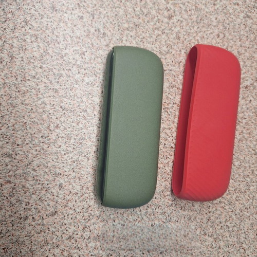 IQOS ILUMA Moss Green σαν καινούργιο με θήκη Bright Coral δώρο