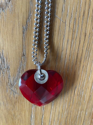 Folli Follie necklace red heart like new with long chain