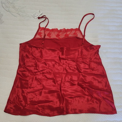 Silk red top new, size small