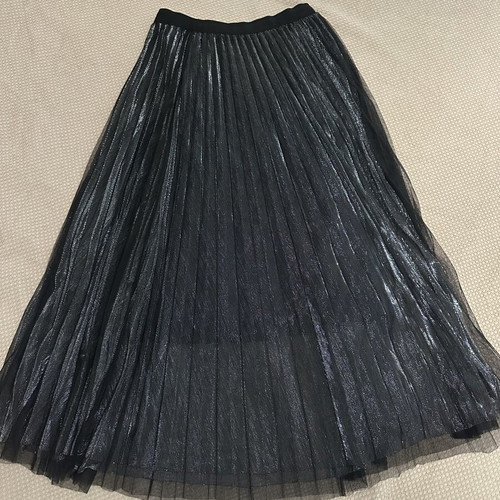 Pleated skirt black with silver inner lining like new, size S