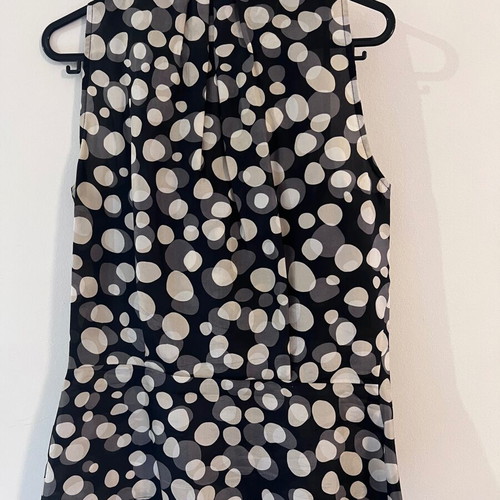 Cerruti 1881 sleeveless silk blouse with polka dot tie-neck, like new