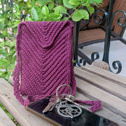 Knitted mobile phone bag made to order, purple