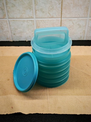 Tupperware Burger Maker like new