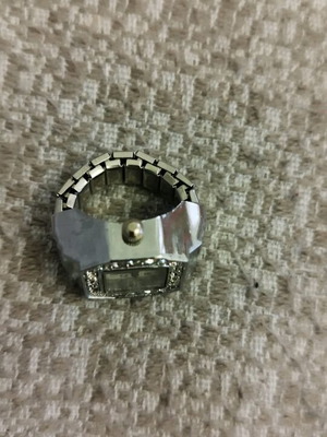 Adjustable ring watch like new, silver