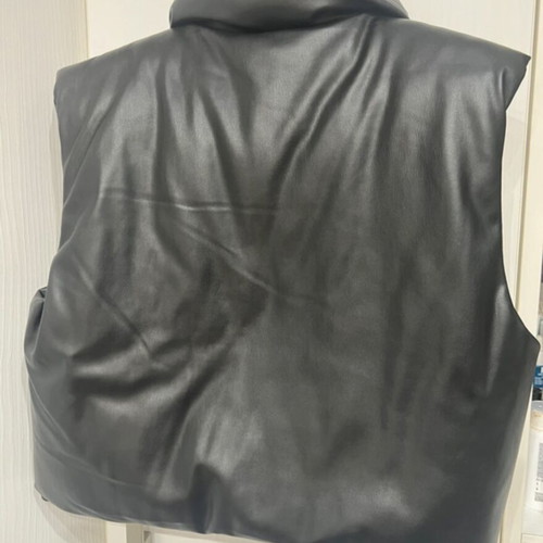 Zara faux leather vest short like new, black