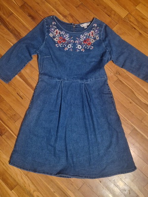 Yumi denim dress like new with embroidery, size L
