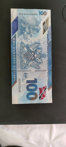 Тринидад и Тобаго 100 долара