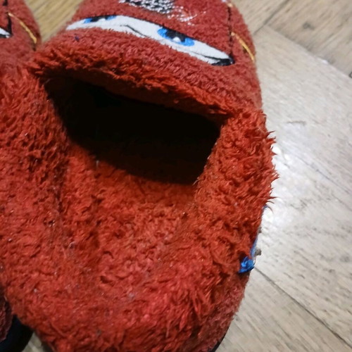 Slippers size 29 used, red, very good condition