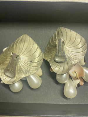 Earrings vintage, like new, white