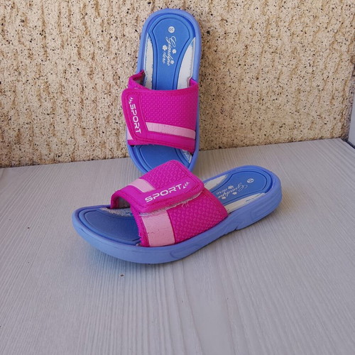 Giardino D'Oro flip flops for girls size 30 like new blue and pink
