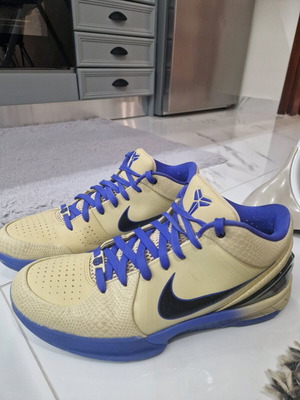 Nike Kobe Barcelona shoes lightly used, size 45, beige and blue