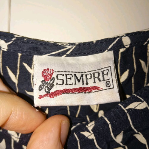 Sempre wrap skirt like new, dark blue with ecru leaf pattern, S/M