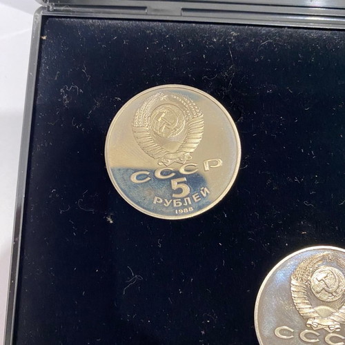 Set of 5 rubles 1988 and 1990 in case