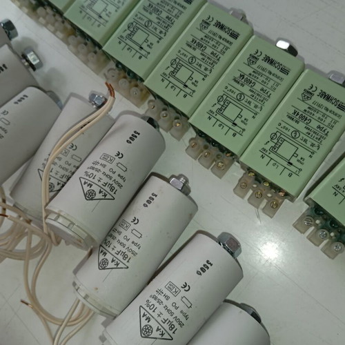 Πυκνωτές και εξαρτήματα εκκίνησης Igniters G400 4K σαν καινούργιοι