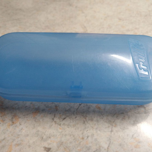 Frulite plastic glasses case like new