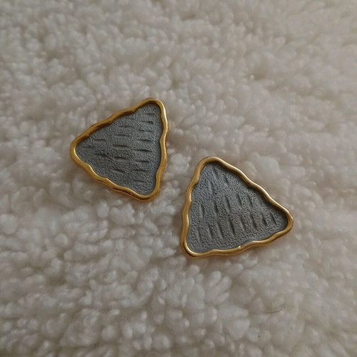 Vintage clip-on earrings gold plated like new