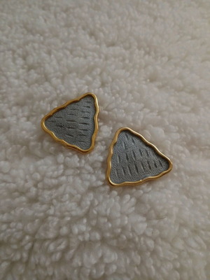 Vintage clip-on earrings gold plated like new