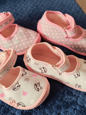 Children's slippers size 25 like new, pink