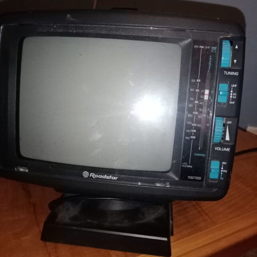 Roadstar portable TV radio like new