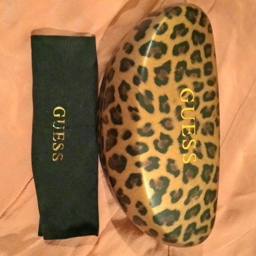 Guess hard large glasses case like new, brown and gold
