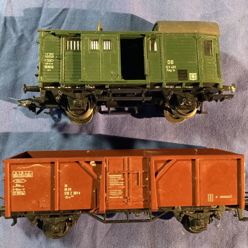 Marklin 3029 steam locomotive set with wagons and rails used