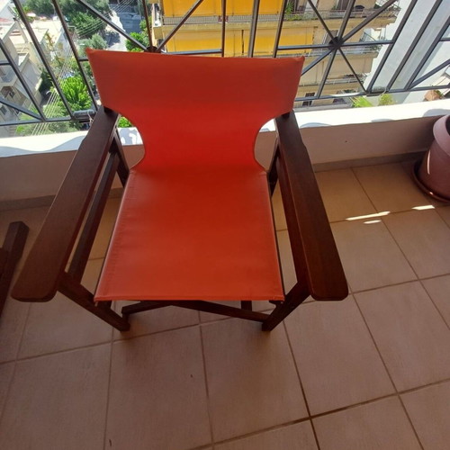 Keuring wooden outdoor set like new, 1 table and 4 folding chairs