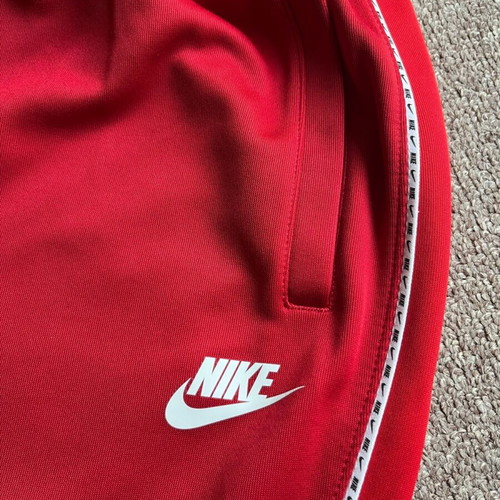 Nike sportswear red like new, size XL