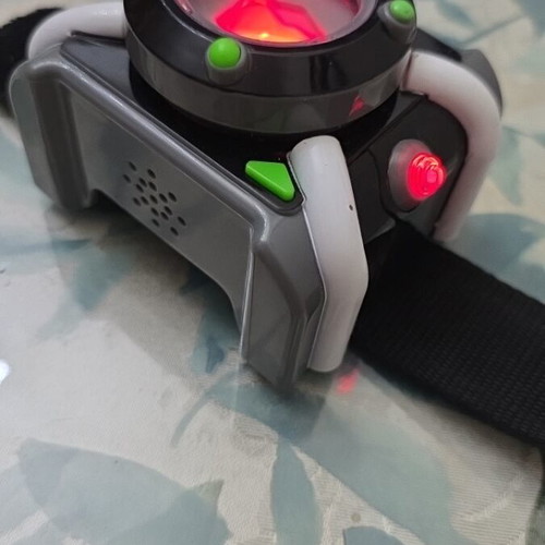 Ben 10 Deluxe Omnitrix role playing watch 2017 used