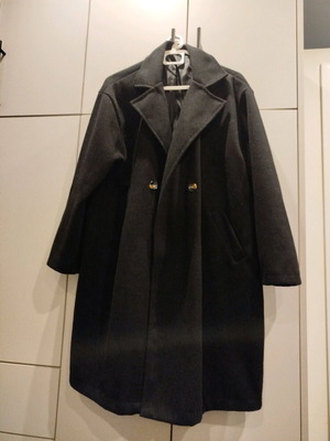 Black warm coat, like new, oversized XXL