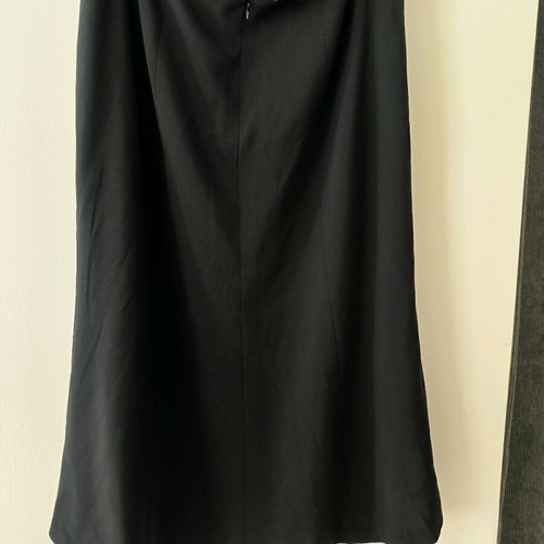 Midi skirt black like new, size XL