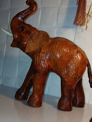 Decorative elephant 34x32 cm