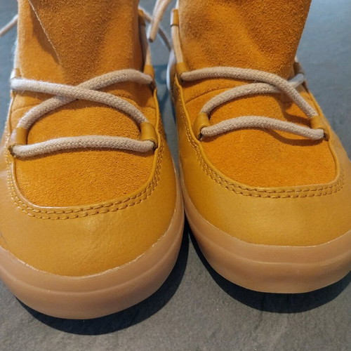 Zara suede boots new, size 24 with fur lining