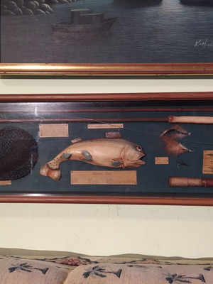 Vintage shadow box fishing decoration Rainbow Trout like new, 80cm