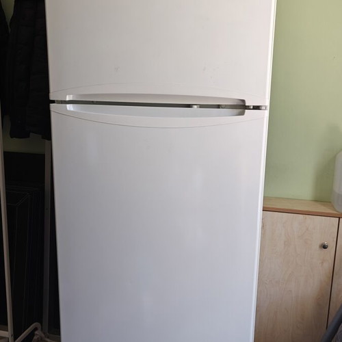 Pitsos No Frost two-door refrigerator 170x60 cm