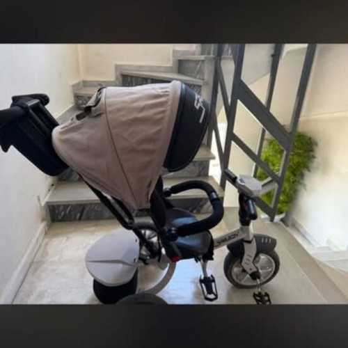 Lorelli Speedy tricycle with adjustable canopy and safety features