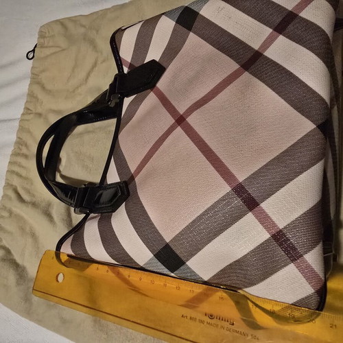 Burberry handbag like new, black and beige