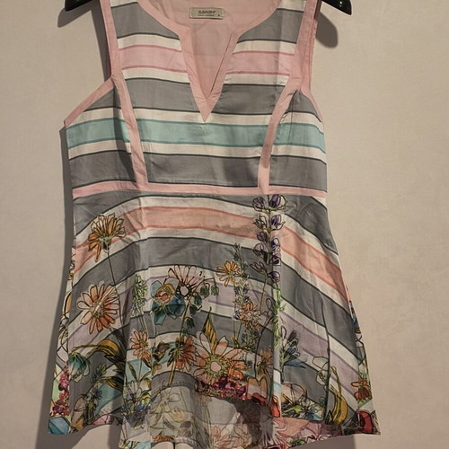 Sarah Lawrence sleeveless top like new, pink floral stripes