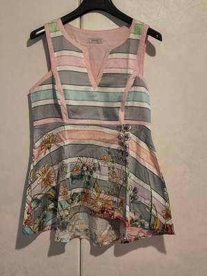 Sarah Lawrence sleeveless top like new, pink floral stripes
