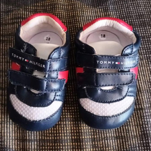 Tommy Hilfiger baby shoes used, in good condition