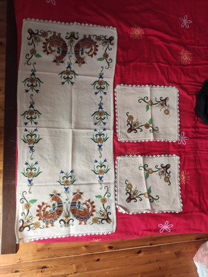 Set of table linens new