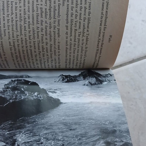 Wales Epic Views of a Small Country by Jan Morris, Penguin 2000